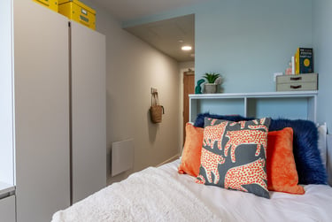 Gold En Suite at The Refinery, Bingley Street, University Of Leeds, Leeds, LS31BZ - Image 1